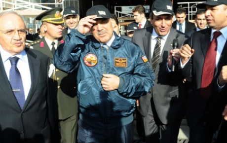 Cumhurbaşkanı F16 kokpitinde