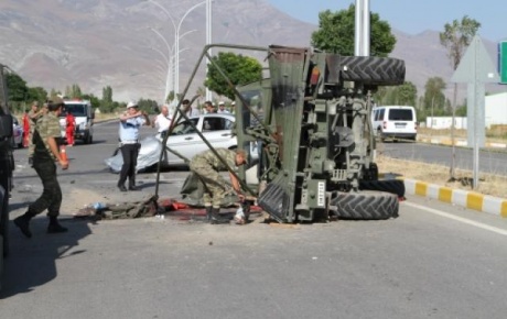 Askeri araç kaza yaptı: 9 kişi yaralı