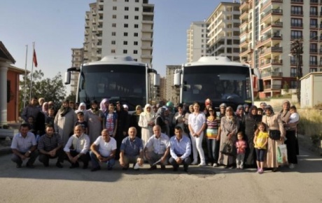 Belediye 60 kişiyi Konyaya götürdü