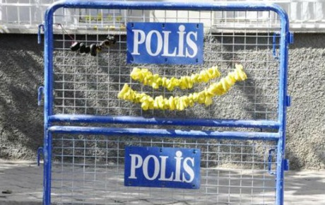 Polis barikatında kurutmalık biber