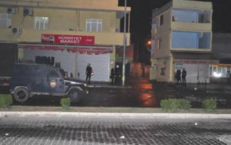 Adanada yol kapatan grup dağıtıldı