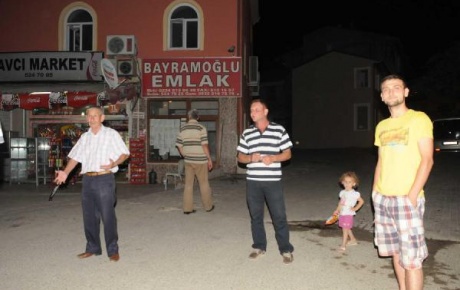 Gemlikteki deprem Bursalıları sokağa döktü