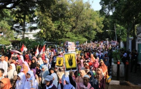 Endonezyada Mısır halkı ve Mursiye destek gösterisi