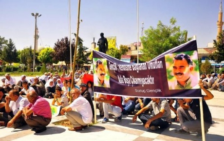 Öcalan posterli anadil eylemi!