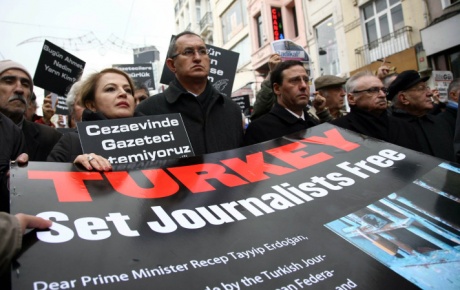 Tutuklu gazeteciler için eylem!