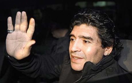 Maradonanın hedefi yine Pele