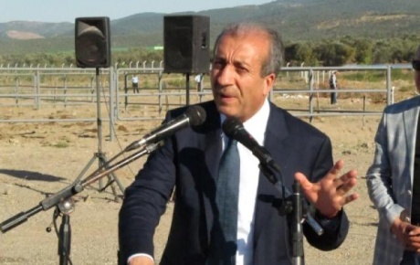 Bakan Eker, Kürtçe şarkı söyledi