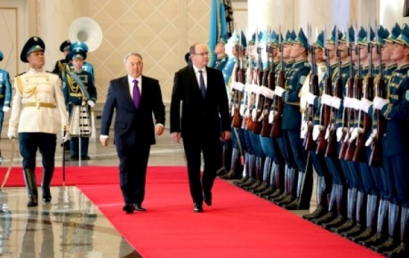 Nazarbayev, Monakoya gidiyor