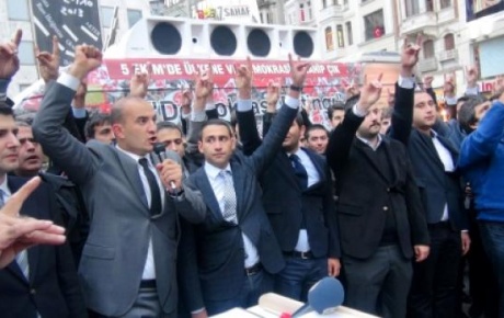 Galatasarayda Andımız protestosu