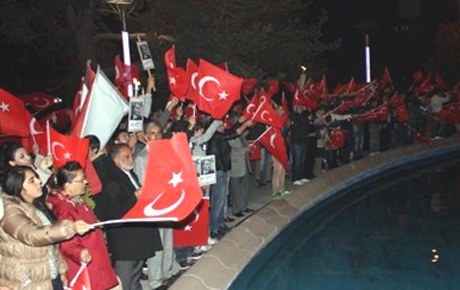Erzurumda Cumhuriyet yürüyüşü