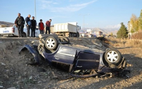 Tuncelide trafik kazası: 3 yaralı
