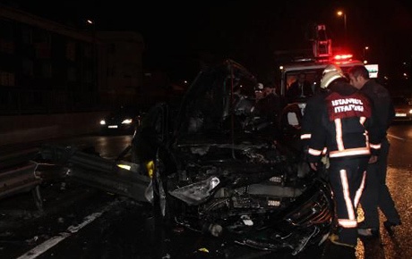 Otomobil, TIRla çarpıştı: 2 ölü