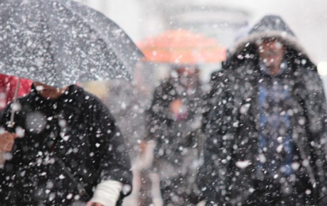 Astanada kar ve fırtına sonucu okullar tatil
