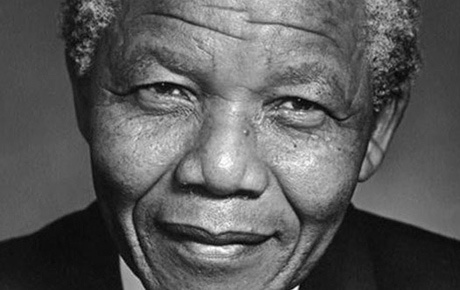 Nelson Mandela yaşamını yitirdi