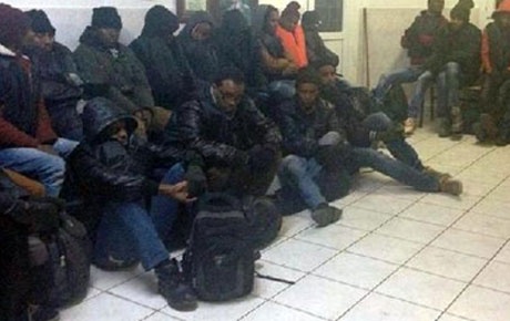 İzmirde 25 mülteci yakalandı