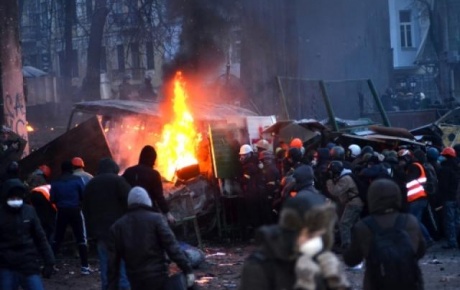 Kiev sokakları savaş alanına döndü