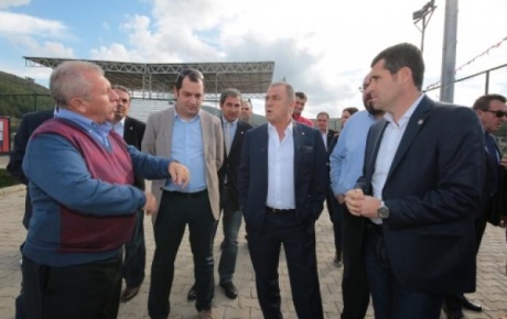Fatih Terim, Altınordu futbol tesislerini gezdi