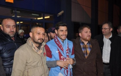 Özer, Trabzonda coşkuyla karşılandı