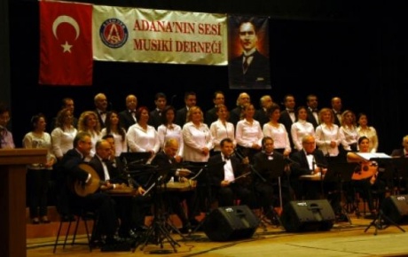 Türk Sanat Müziği Korosu büyüledi