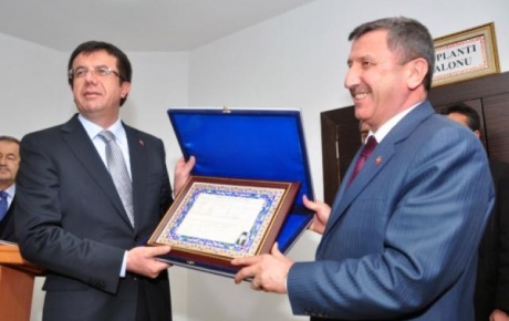 Ekonomi Bakanı Zeybekçi Kütahyada