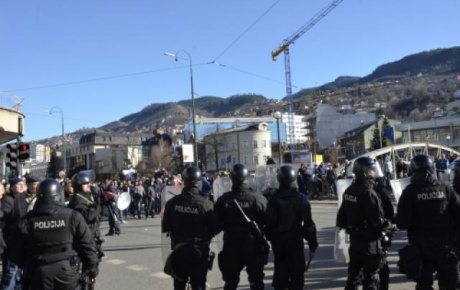 Bosnada gösteriler şiddetlendi