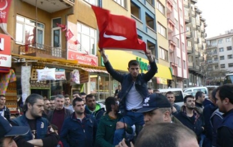 Keşanda HDPye Türk Bayraklı tepki