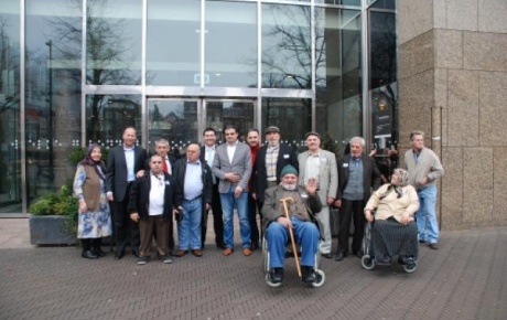 Türk kökenli yaşlılar Hollanda Meclisinde