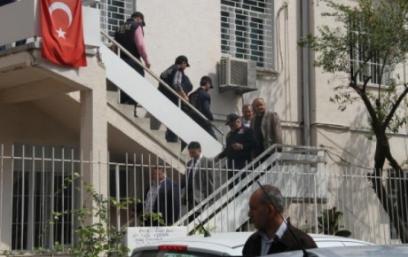 Adanadaki 9 polise kamu davası