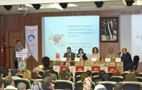İzmirde hasta ve doktorlar konferansta bir araya geldi