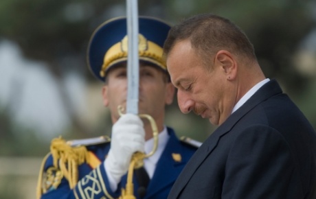Azerbaycan Cumhurbaşkanı İlham Aliyev Vietnamda