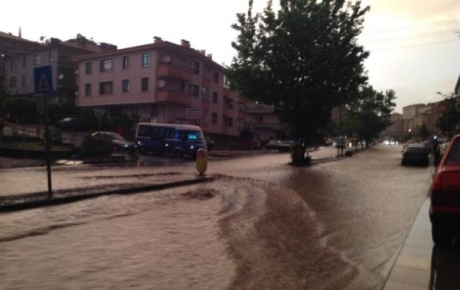 Ankarada yağmur sele neden oldu