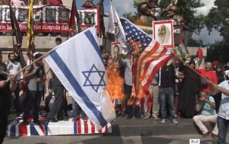 ABD ve İsrail bayrakları yakıldı