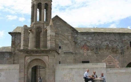 Tarihi kilise onarım bekliyor