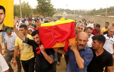 IŞİDin öldürdüğü PKKlı toprağa verildi