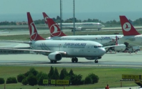 Bir kuş, Atatürk Havalimanında trafiği durdurdu