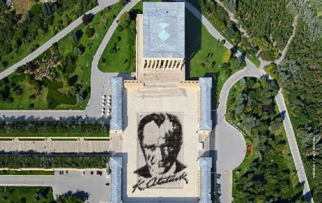 6bin kişi ile Atatürk portresi