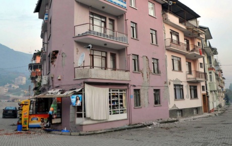 Kütahyada 57 artçı deprem