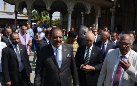 Pakistan Cumhurbaşkanı, Mevlana Müzesini ziyaret etti