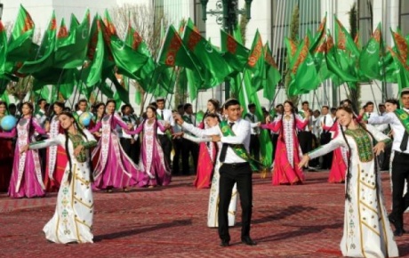 Türkmenistanda yeni eğitim yılı başladı