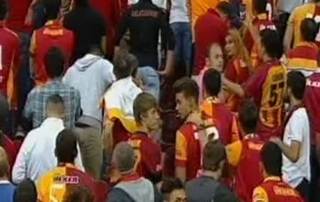 Galatasaray taraftarı TFFyi protesto etti