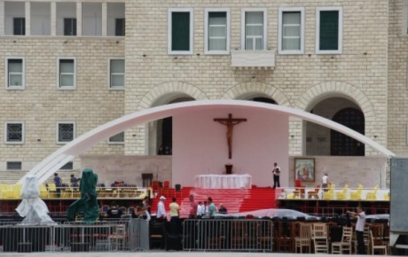Papa, Avrupada ilk ziyaretini Arnavutluka yapacak