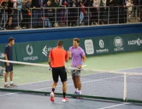 Nadal gösteri maçında Tsongayı yendi