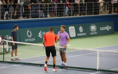 Nadal gösteri maçında Tsongayı yendi
