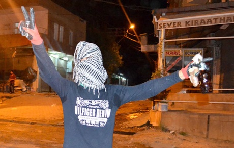Diyarbakırda polise eş zamanlı saldırı