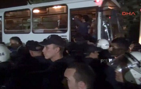 Olaylı İzmir derbisi: 33 gözaltı