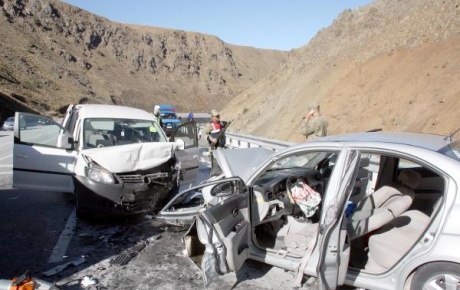 Erzincanda kaza: 1 ölü,7 yaralı