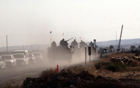 TSK, YPG mevzilerini vuruyor