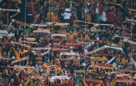 Galatasarayda kombinesi olan yandı!