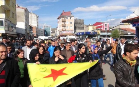 Kobanide vurulan PKKlı Karsta toprağa verildi