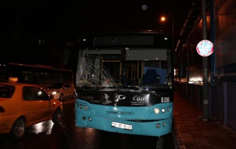 Halk otobüsü panelvana çarptı